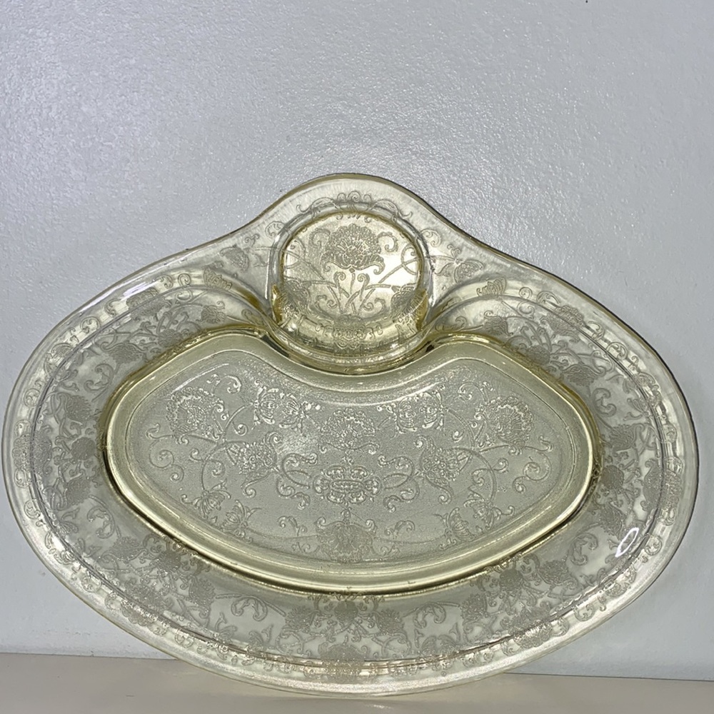 HAZEL ATLAS FLORENTINE #2 POPPY YELLOW 12" PLATTER with GRAVY BOAT INDENT—1930’s